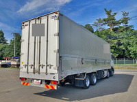 UDトラックスクオン冷蔵冷凍ウイング大型（10t）[写真02]