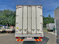 UDトラックスクオン冷蔵冷凍ウイング大型（10t）[写真09]