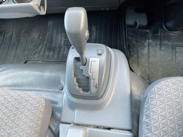 いすゞエルフ冷凍車（冷蔵車）小型（2t・3t）[写真28]