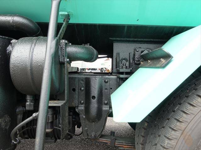 UDトラックスコンドルバキュームカー小型（2t・3t）[写真06]