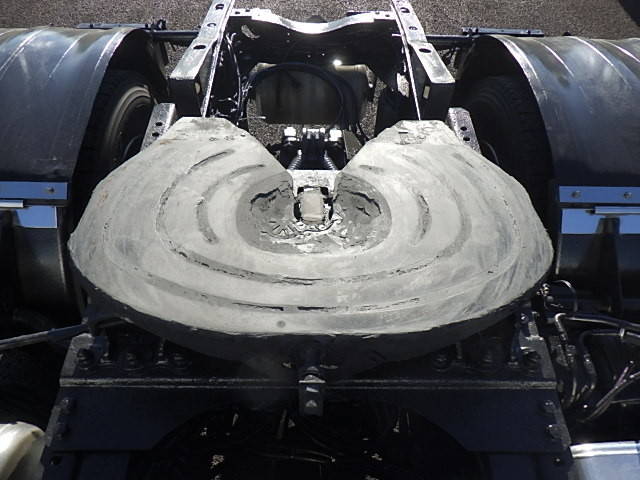 UDトラックスクオントレーラーヘッド（トラクターヘッド）大型（10t）[写真15]