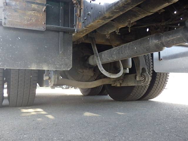 UDトラックスクオンバルク車（粉粒体運搬車）大型（10t）[写真15]