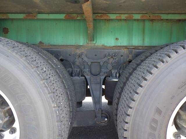 UDトラックスクオンバルク車（粉粒体運搬車）大型（10t）[写真20]