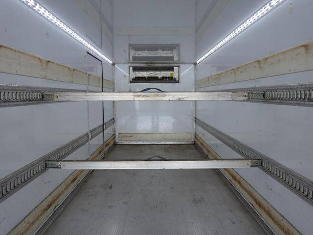 いすゞフォワード冷凍車（冷蔵車）増トン（6t・8t）[写真16]