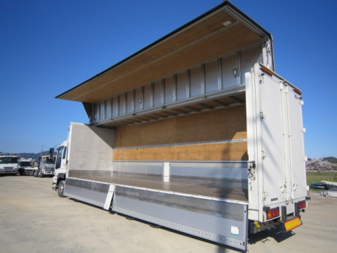 いすゞギガアルミウイング大型（10t）[写真02]