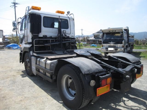 UDトラックスビッグサムトレーラーヘッド（トラクターヘッド）大型（10t）[写真02]