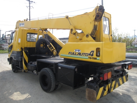 三菱ふそうファイタートラッククレーン中型（4t）[写真02]