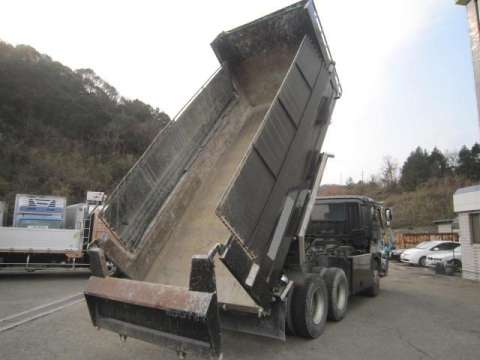 いすゞギガダンプ大型（10t）[写真02]