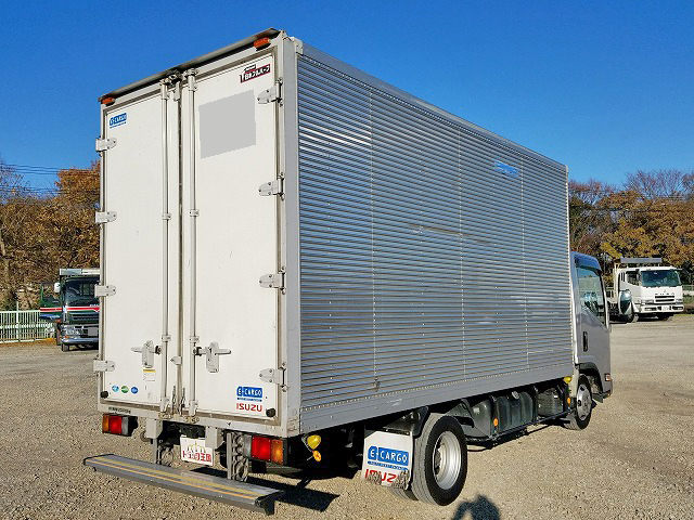 いすゞエルフアルミバン小型（2t・3t）[写真02]