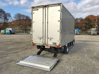 いすゞエルフアルミバン小型（2t・3t）[写真02]