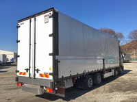 UDトラックスクオン冷蔵冷凍ウイング大型（10t）[写真02]