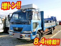 UDトラックスコンドル平ボディ増トン（6t・8t）[写真01]