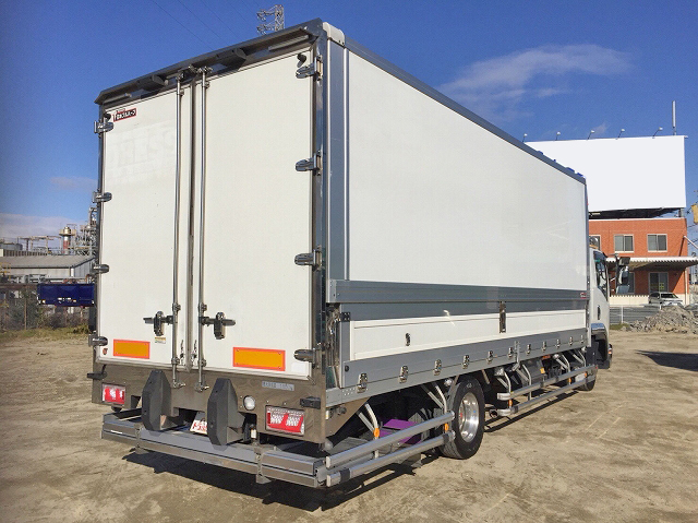 いすゞフォワード冷蔵冷凍ウイング中型（4t）[写真02]