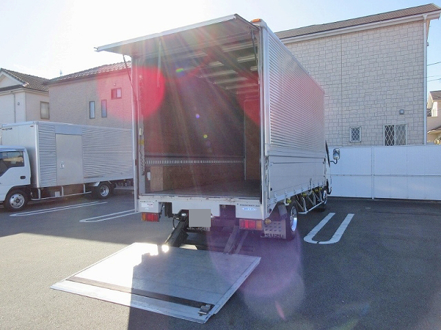 いすゞエルフアルミウイング小型（2t・3t）[写真02]