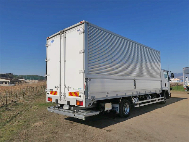 いすゞフォワードアルミウイング中型（4t）[写真02]