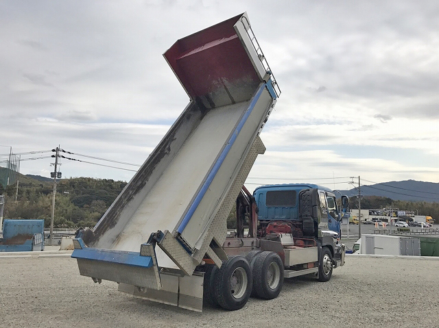 いすゞギガダンプ大型（10t）[写真02]