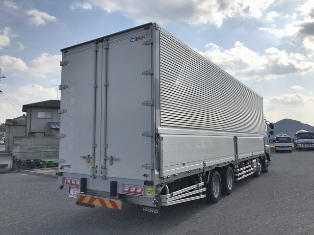 日野プロフィアアルミウイング大型（10t）[写真02]