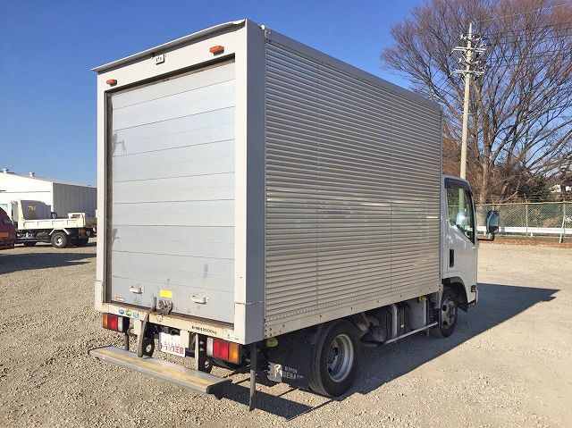 いすゞエルフアルミバン小型（2t・3t）[写真02]