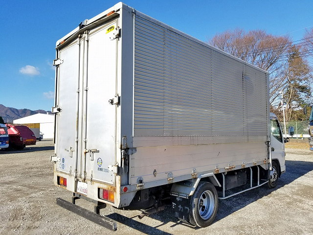 三菱ふそうキャンターアルミウイング小型（2t・3t）[写真02]
