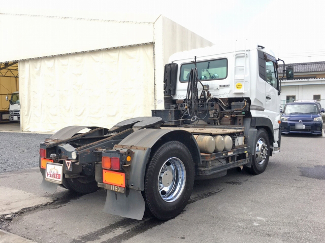 UDトラックスクオントレーラーヘッド（トラクターヘッド）大型（10t）[写真02]