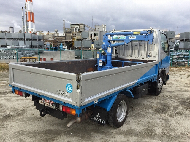 三菱ふそうキャンタークレーン3段小型（2t・3t）[写真02]