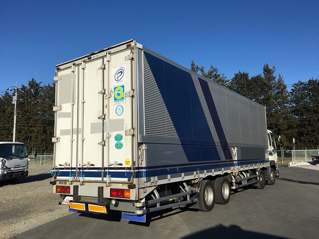 いすゞギガアルミウイング大型（10t）[写真02]