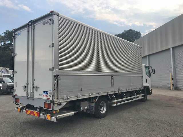 いすゞフォワード冷蔵冷凍ウイング中型（4t）[写真02]