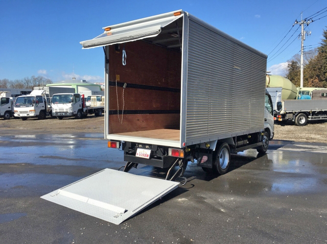 日野デュトロアルミバン小型（2t・3t）[写真02]