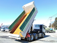 いすゞギガダンプ大型（10t）[写真02]