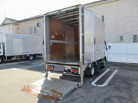 トヨタダイナアルミバン小型（2t・3t）[写真02]