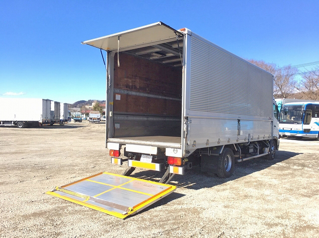 日野レンジャーアルミウイング中型（4t）[写真02]