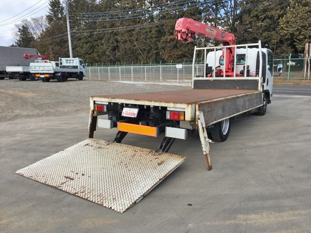 いすゞエルフユニック4段小型（2t・3t）[写真02]