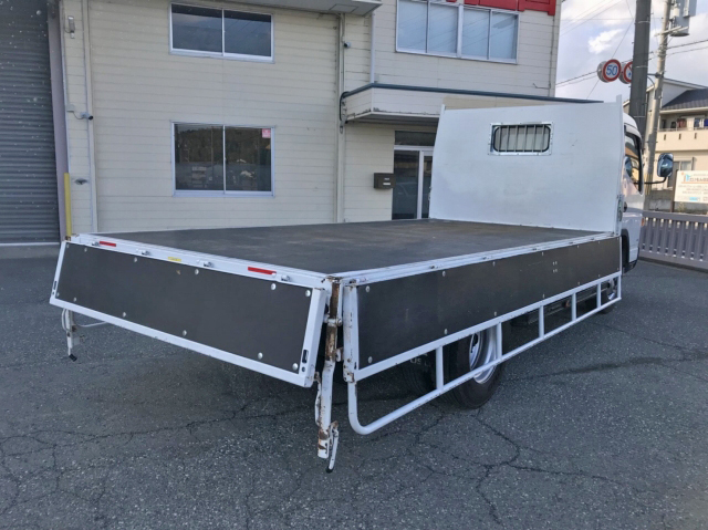 三菱ふそうキャンター平ボディ小型（2t・3t）[写真02]