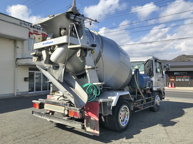 UDトラックスコンドルミキサー車（コンクリートミキサー）増トン（6t・8t）[写真02]