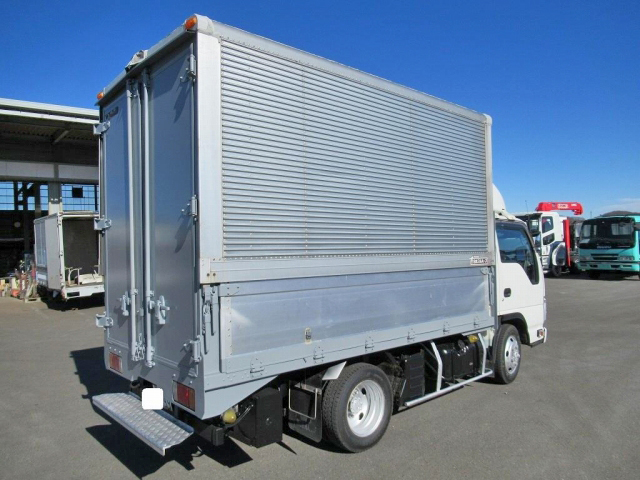 いすゞエルフアルミウイング小型（2t・3t）[写真02]