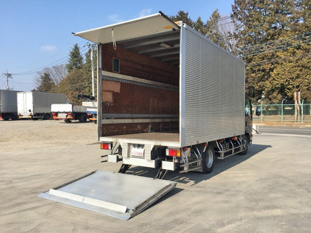 いすゞエルフアルミバン小型（2t・3t）[写真02]