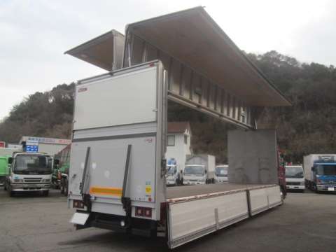 UDトラックスクオンアルミウイング大型（10t）[写真02]