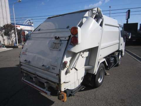 いすゞエルフパッカー車（塵芥車）小型（2t・3t）[写真02]