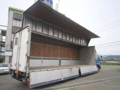 いすゞギガアルミウイング大型（10t）[写真02]