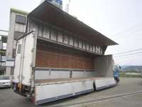 いすゞギガアルミウイング大型（10t）[写真02]