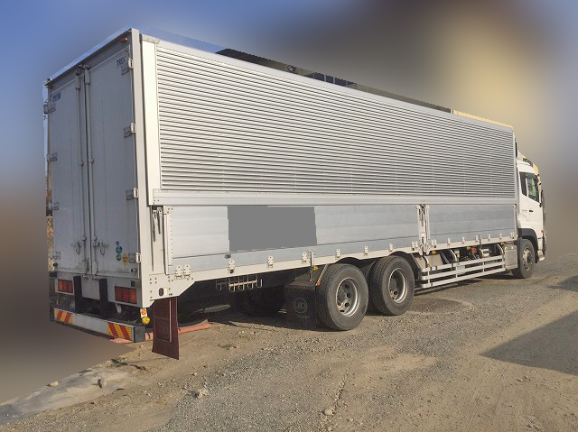 UDトラックスクオンアルミウイング大型（10t）[写真02]