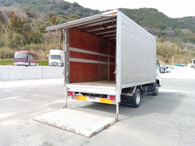 マツダタイタンアルミバン小型（2t・3t）[写真02]
