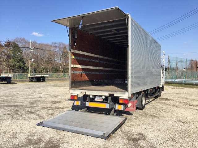 三菱ふそうファイターアルミバン中型（4t）[写真02]