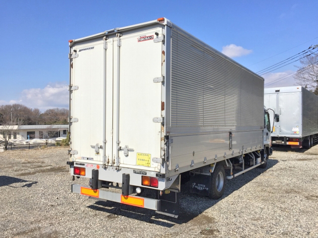 いすゞフォワードアルミウイング中型（4t）[写真02]