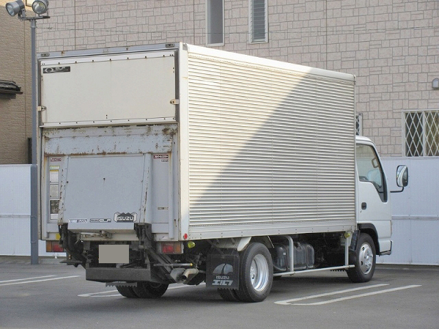 いすゞエルフアルミバン小型（2t・3t）[写真02]