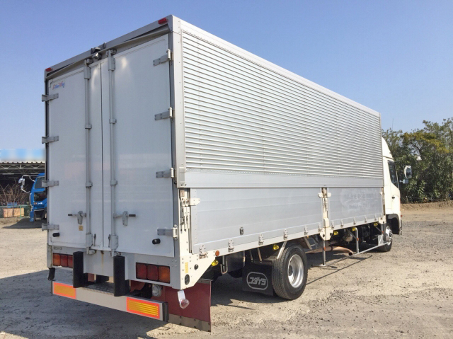 日野レンジャーアルミウイング中型（4t）[写真02]