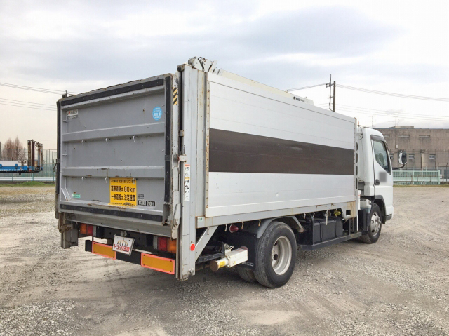 三菱ふそうキャンタークレーン6段小型（2t・3t）[写真02]