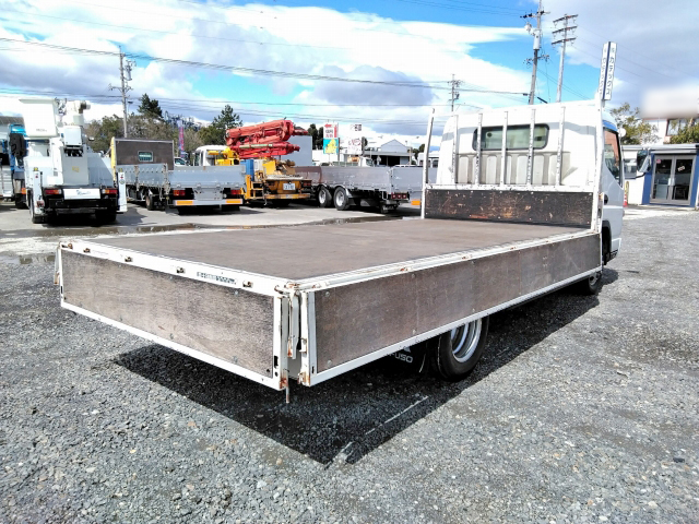 三菱ふそうキャンター平ボディ小型（2t・3t）[写真02]