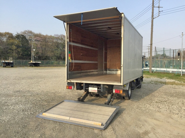 いすゞエルフアルミバン小型（2t・3t）[写真02]