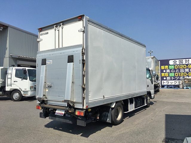 いすゞエルフパネルバン小型（2t・3t）[写真02]